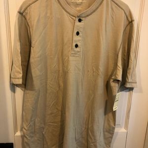 NWT Eddie Bauer Men’s Henley Contrast-Stitched Short-Sleeve Shirt in Stone Color